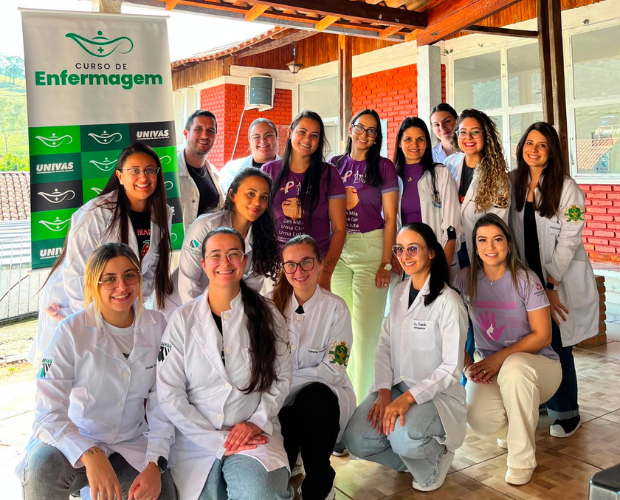 Curso de Enfermagem participa de a��o de preven��o � sa�de da mulher em S�o Jo�o da Mata